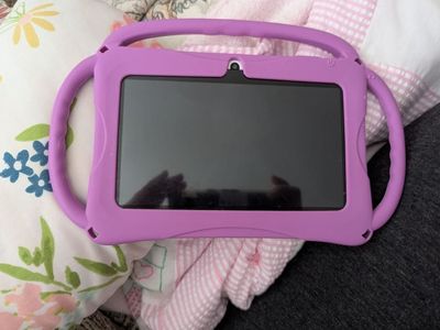 Kids table (see photos)