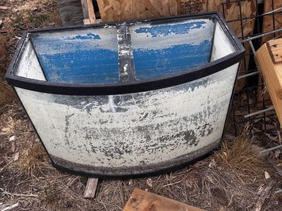 Dirty 29 gallon fish tank. No cracks. Holds water