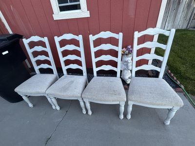 Lot of 4 Ladder Back Farmhouse Chairs, Good Condition