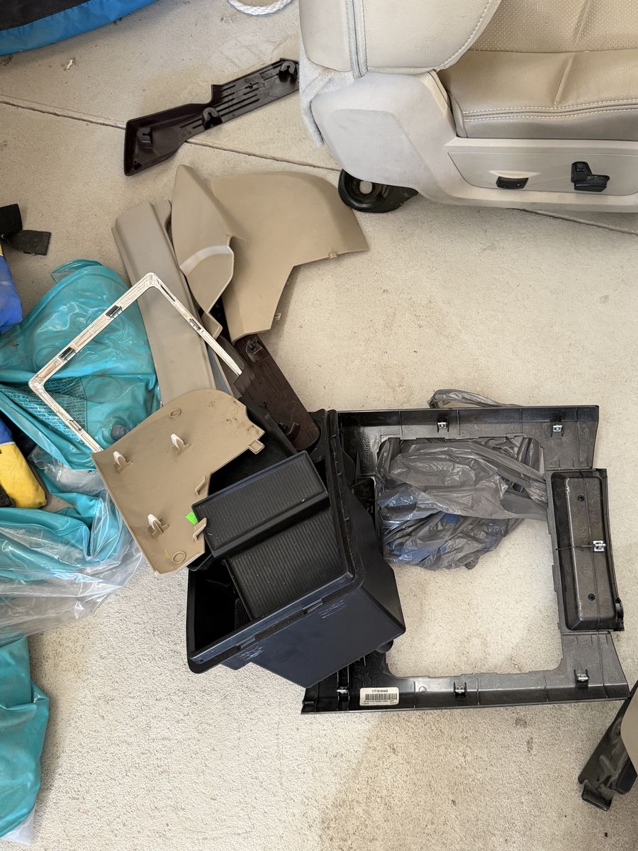 Main image 7