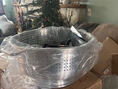 Winco Stainless Steel Colander ALD-168H - New