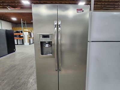 NICE GE STAINLESS STEEL SIDE BY SIDE FRIDGE! W-WARRANTY