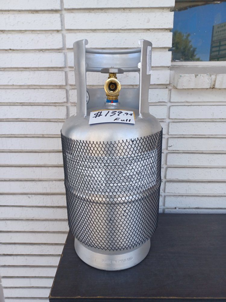 full 10 lb aluminum propane tank