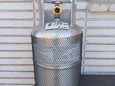 full 10 lb aluminum propane tank