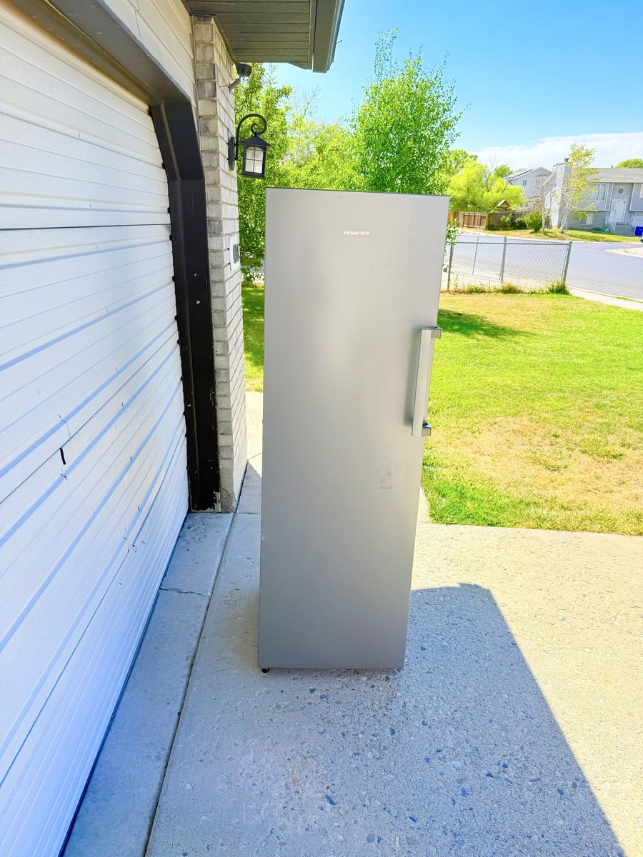 Brand new fridge/frizer Hisense