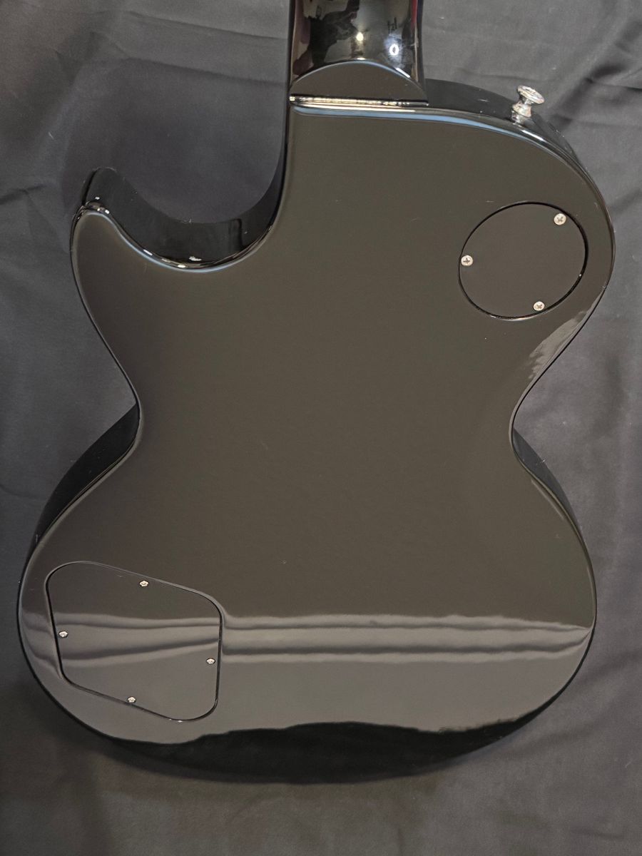 Main image 11