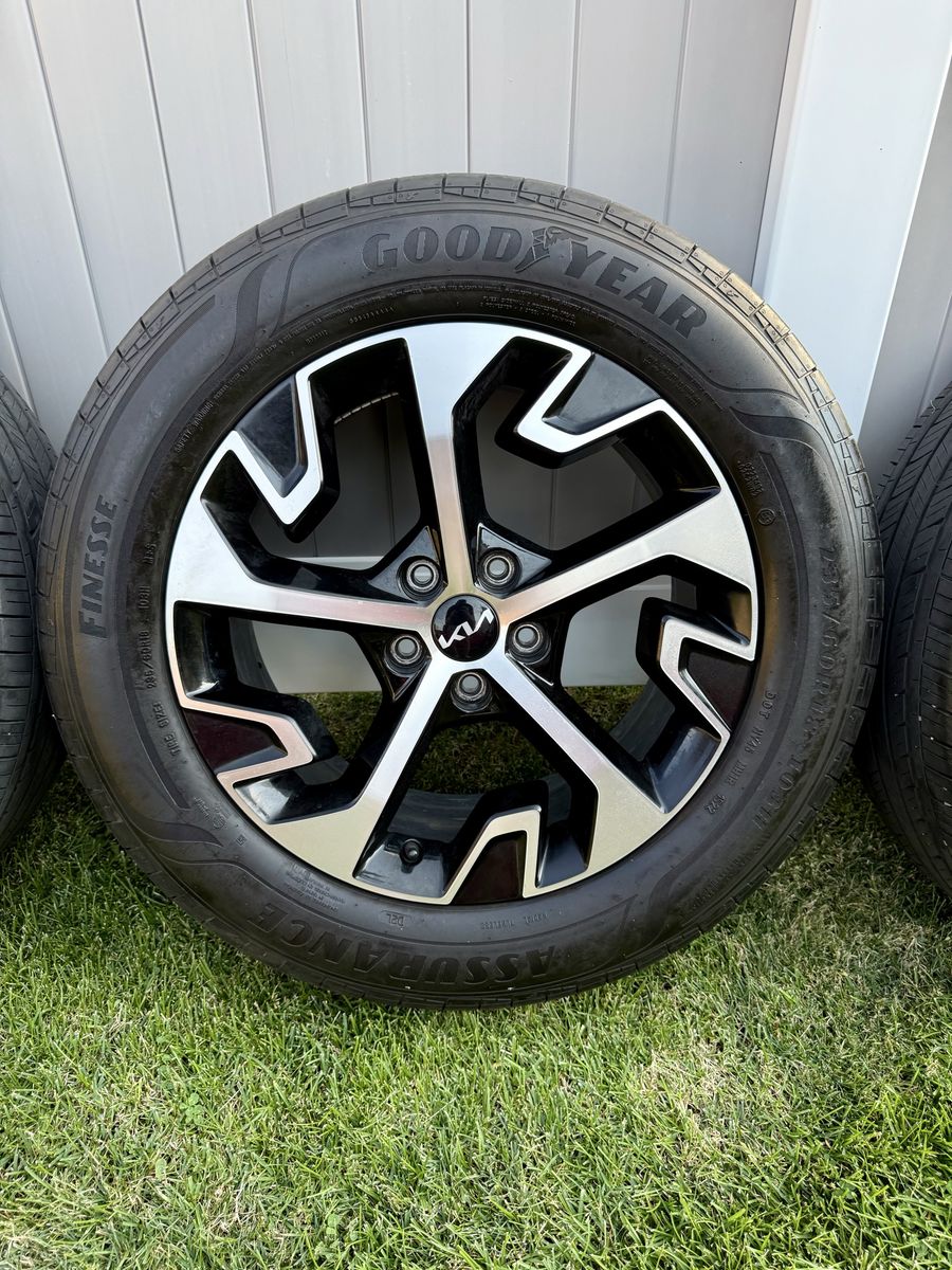 Kia wheels and tires 