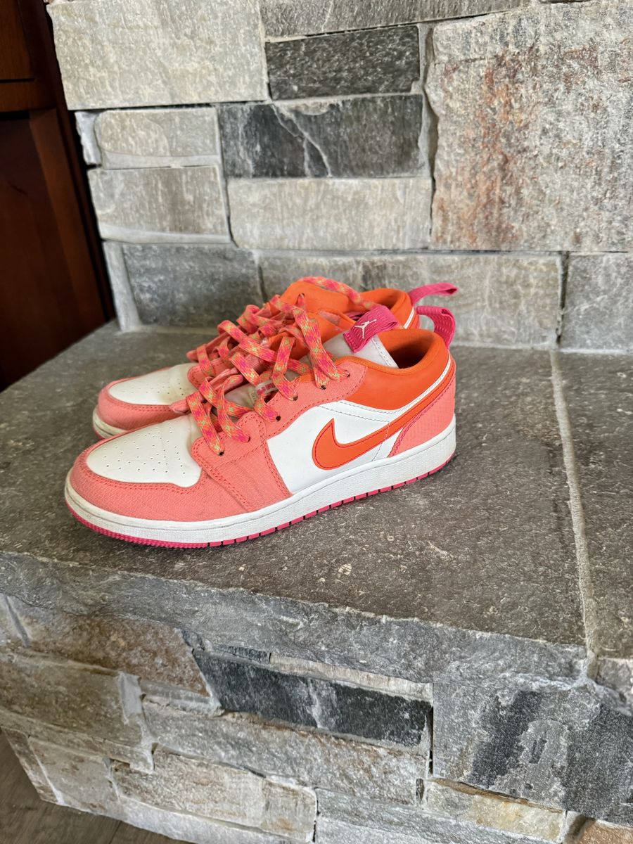 Nike Air Jordan 1 Low SE Coral Pink/Orange Sneakers Youth/Women's US Size 5.5Y/7W