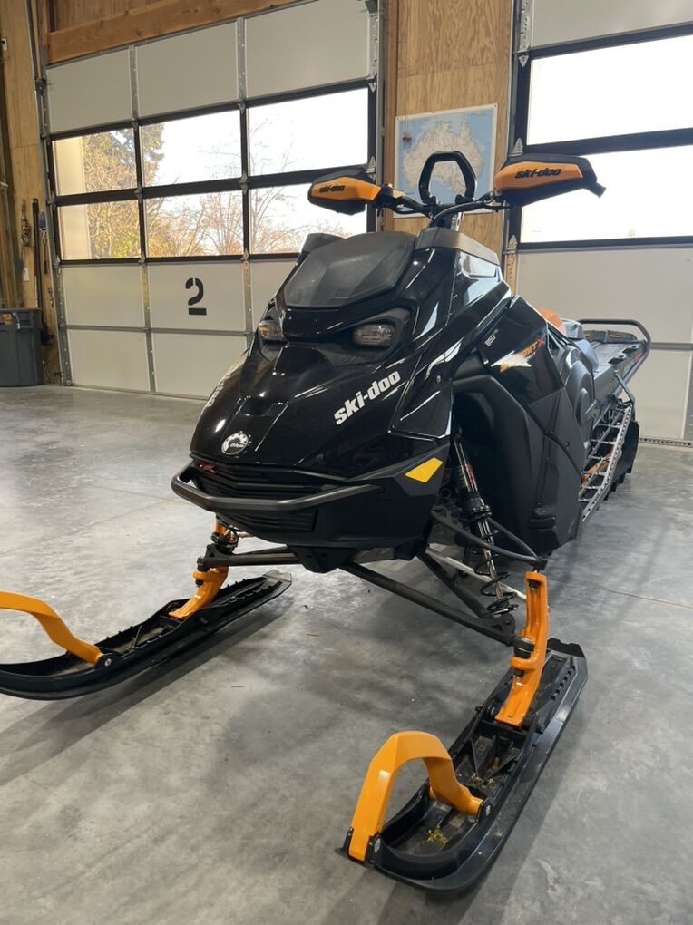 2024 Ski-Doo Summit X Expert 850 165
