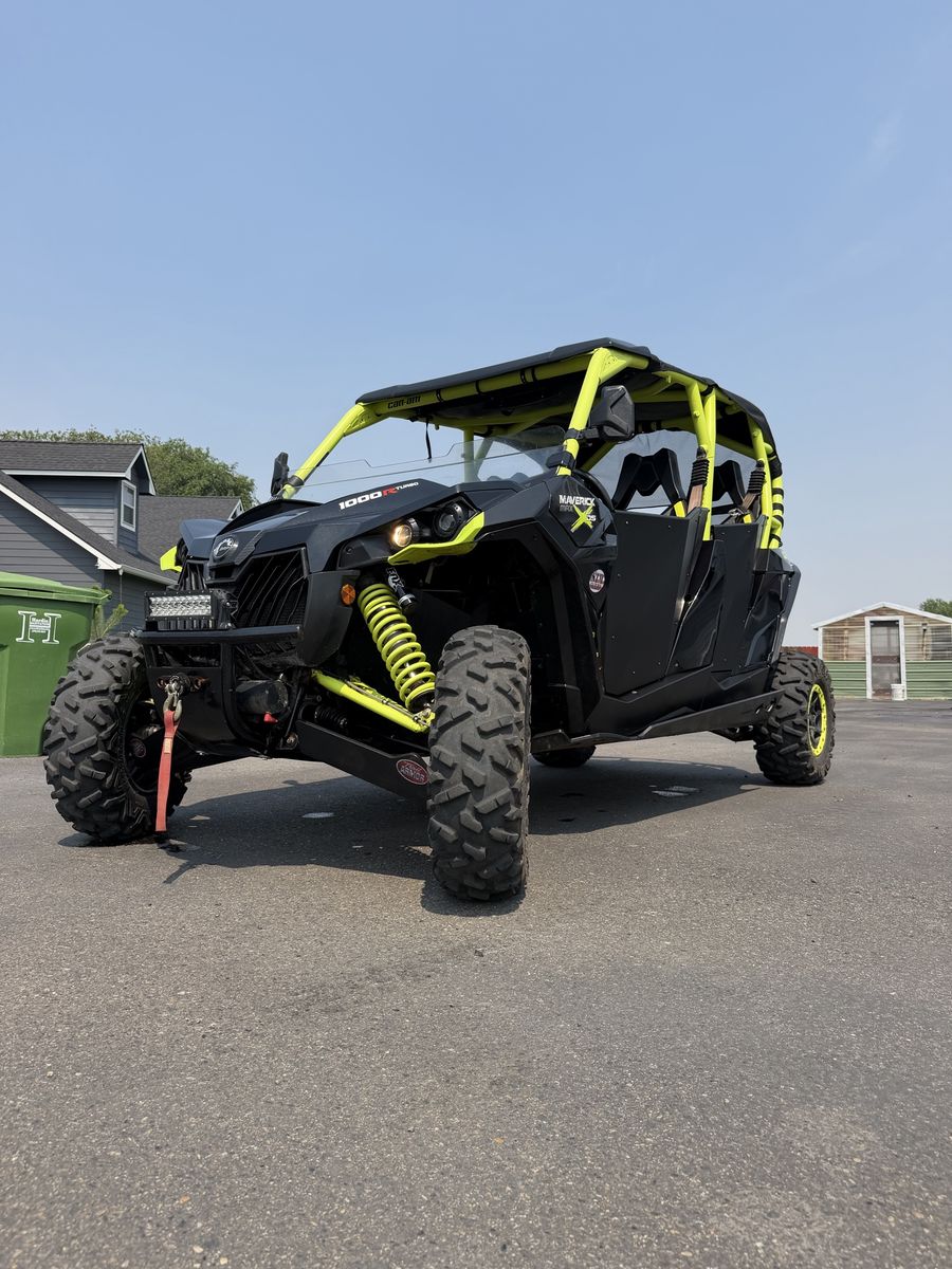 Can-Am Maverick Max Xds Turbo 1000R Turbo UTV - Black/Green, Off-Road Ready
