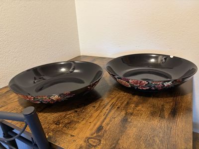 Marigold design serving bowls