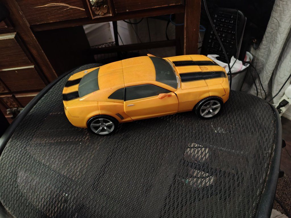 bumble bee transformer car