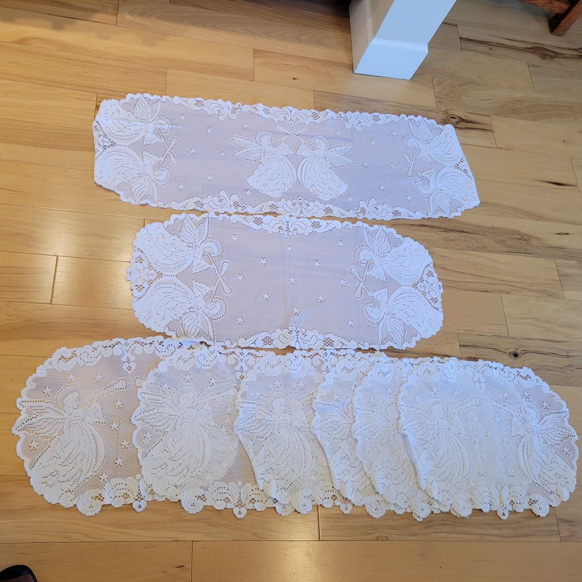 Christmas Lace 8 piece set