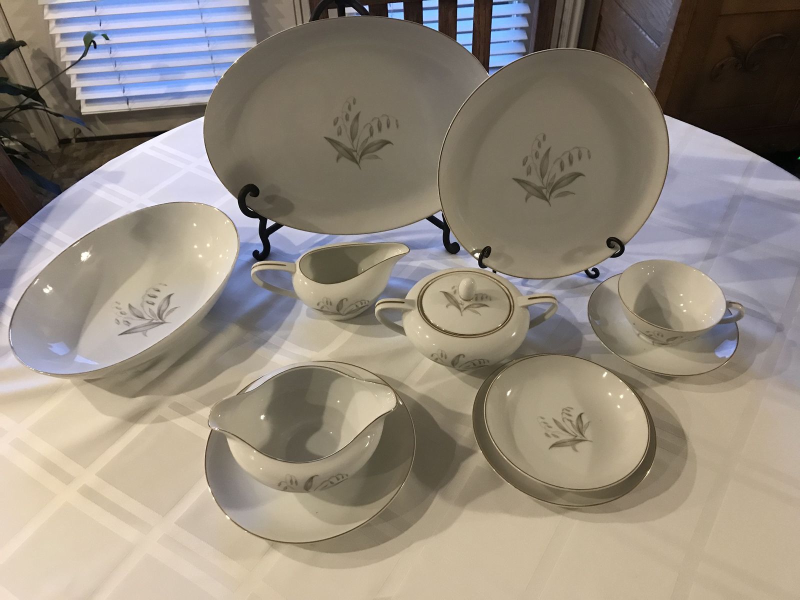 Kaysons Vintage Golden Rhapsody Fine China