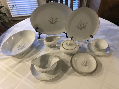 Kaysons Vintage Golden Rhapsody Fine China