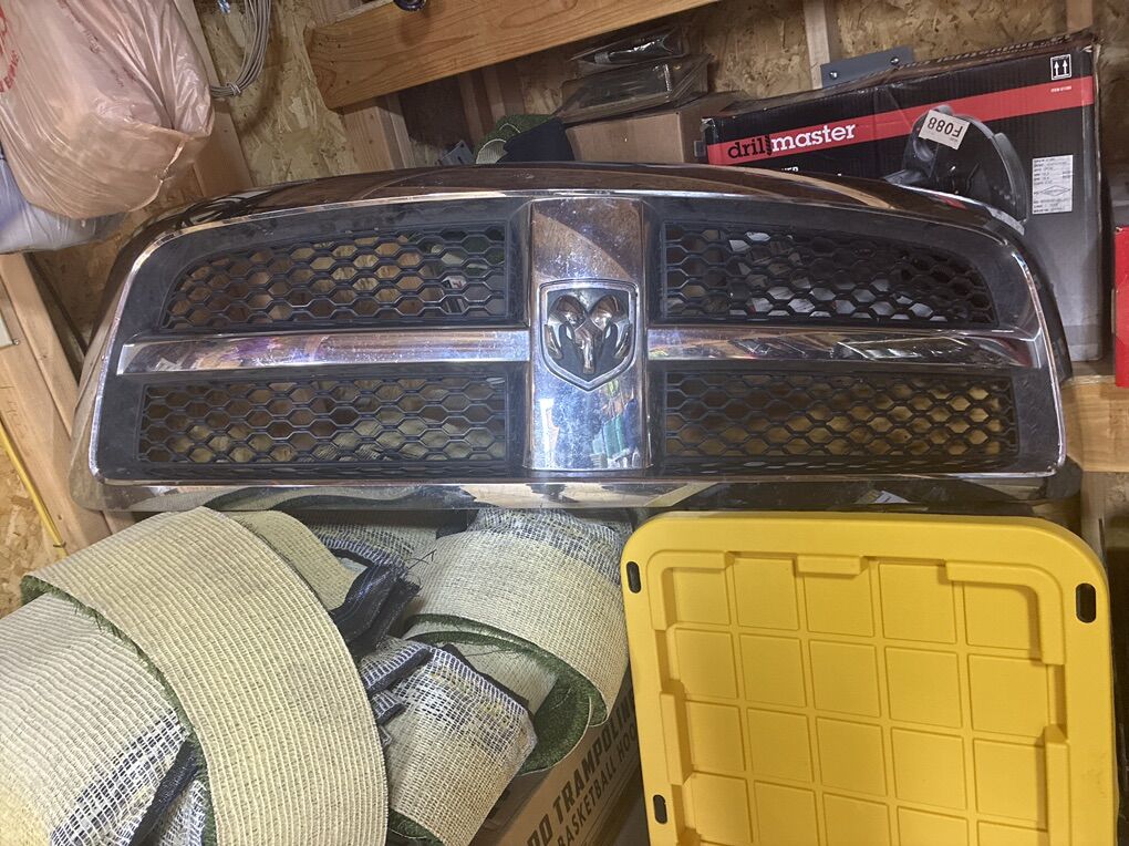 Dodge Grille And Headlights