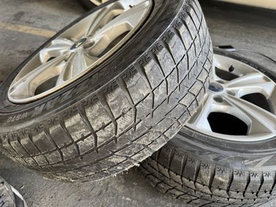 Tires with rims