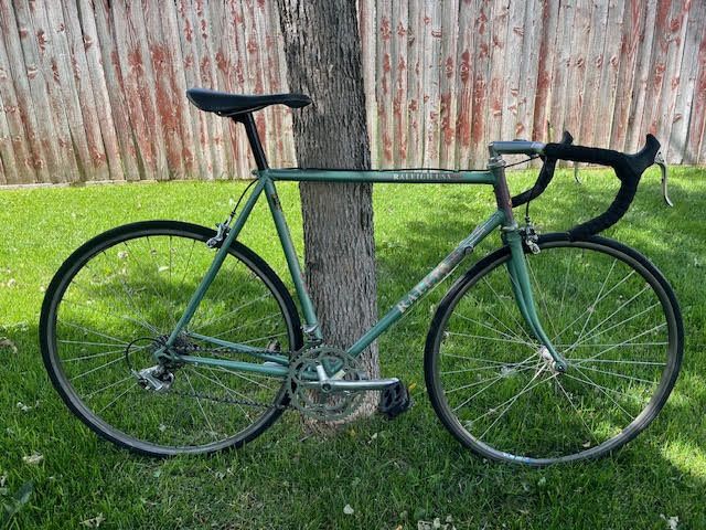 Vintage Raleigh Road Bike -- 54/56cm