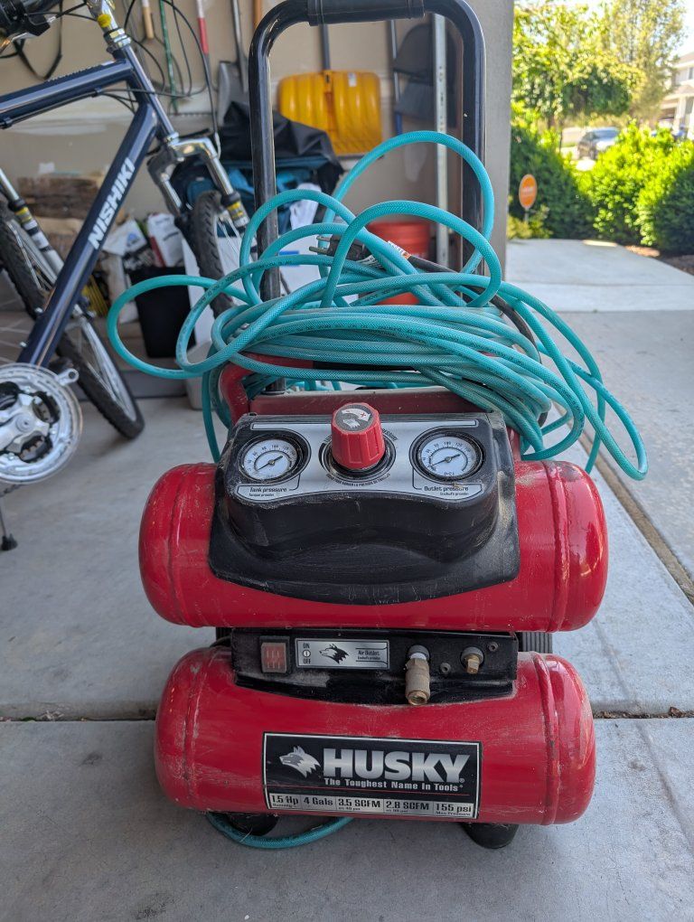 Husky - 4 gal portable air compressor