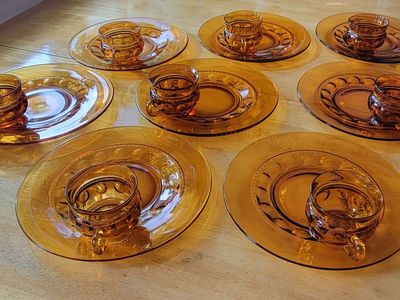 Vintage Amber Indiana Glass Kings Crown Thumbprint set of 8