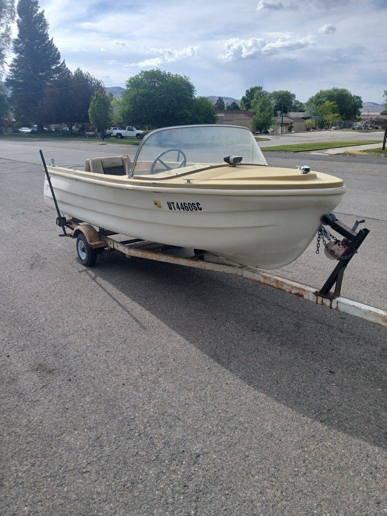 SeaSwirl Boat