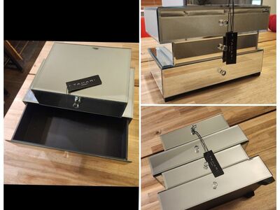 Jewelry box vanity organizer mirrored