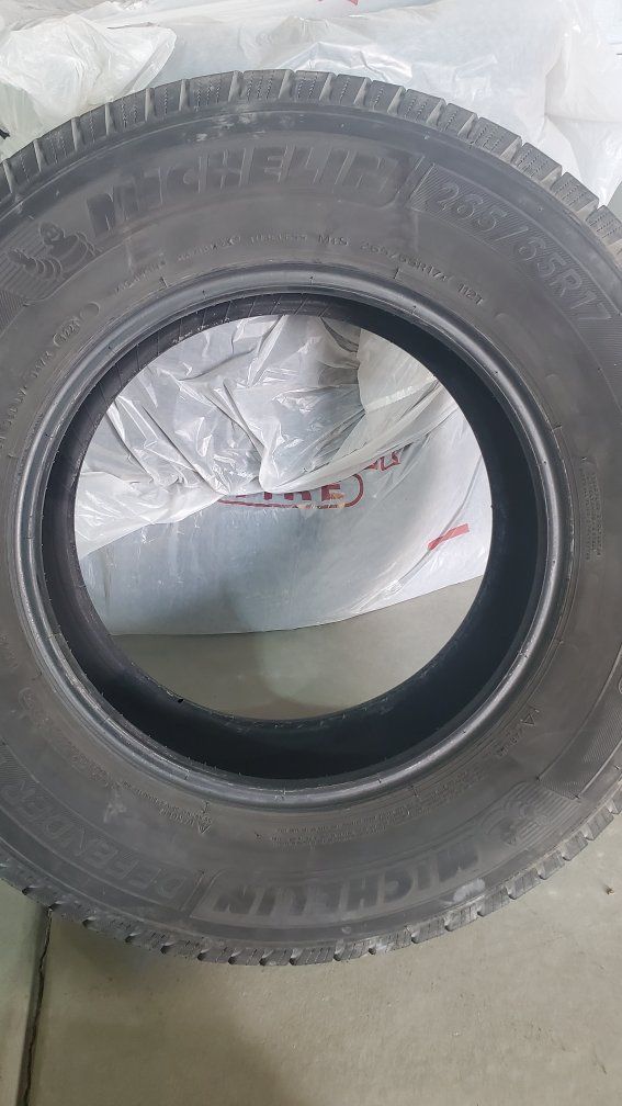 Michelin Defender LTX M/S 265/65R17 112T All-Season Tire - Used