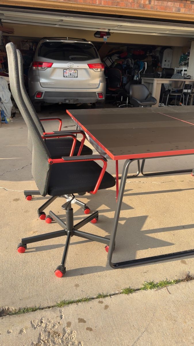 Ikea office gamer chair Or Gamer table