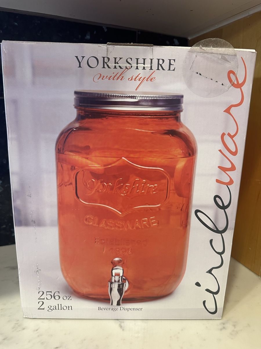 Yorkshire 2 Gallon Amber Glass Beverage Dispenser with Spigot - New in Box