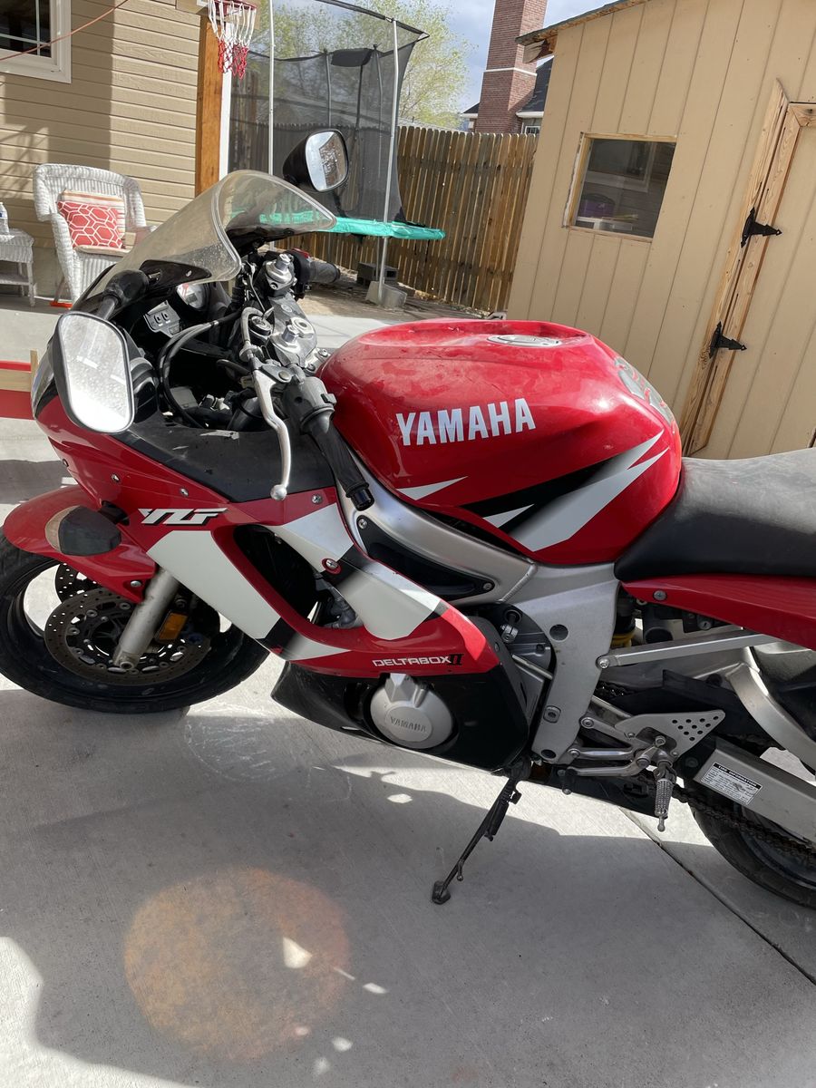 2000 Yamaha R6  PARTS ONLY