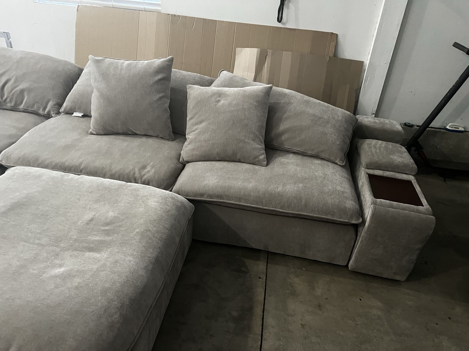 Main image 3
