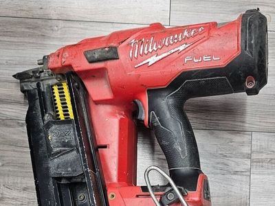 MILWAUKEE FRAMING NAILER 2744-20
