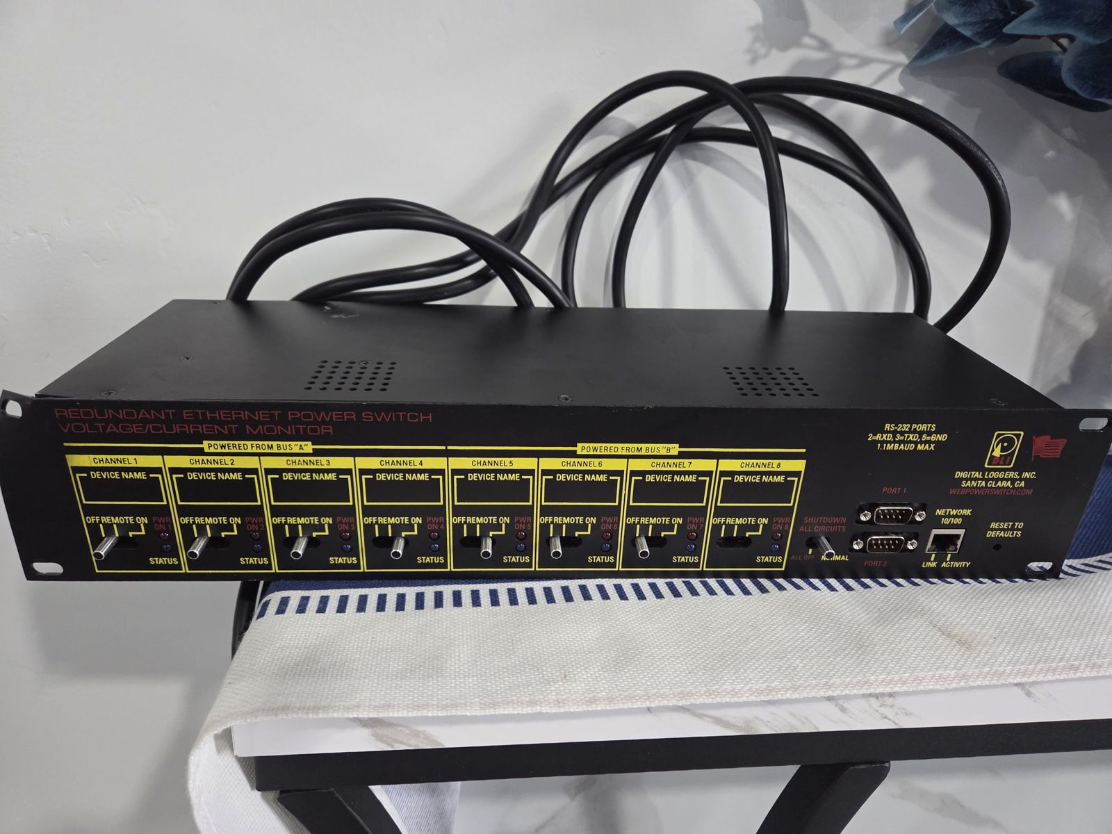 DIGITAL LOGGERS REDUNDANT Ethernet Power Switch III (used)