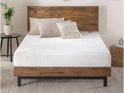 **Queen ** Zinus 9" Memory Foam Mattress