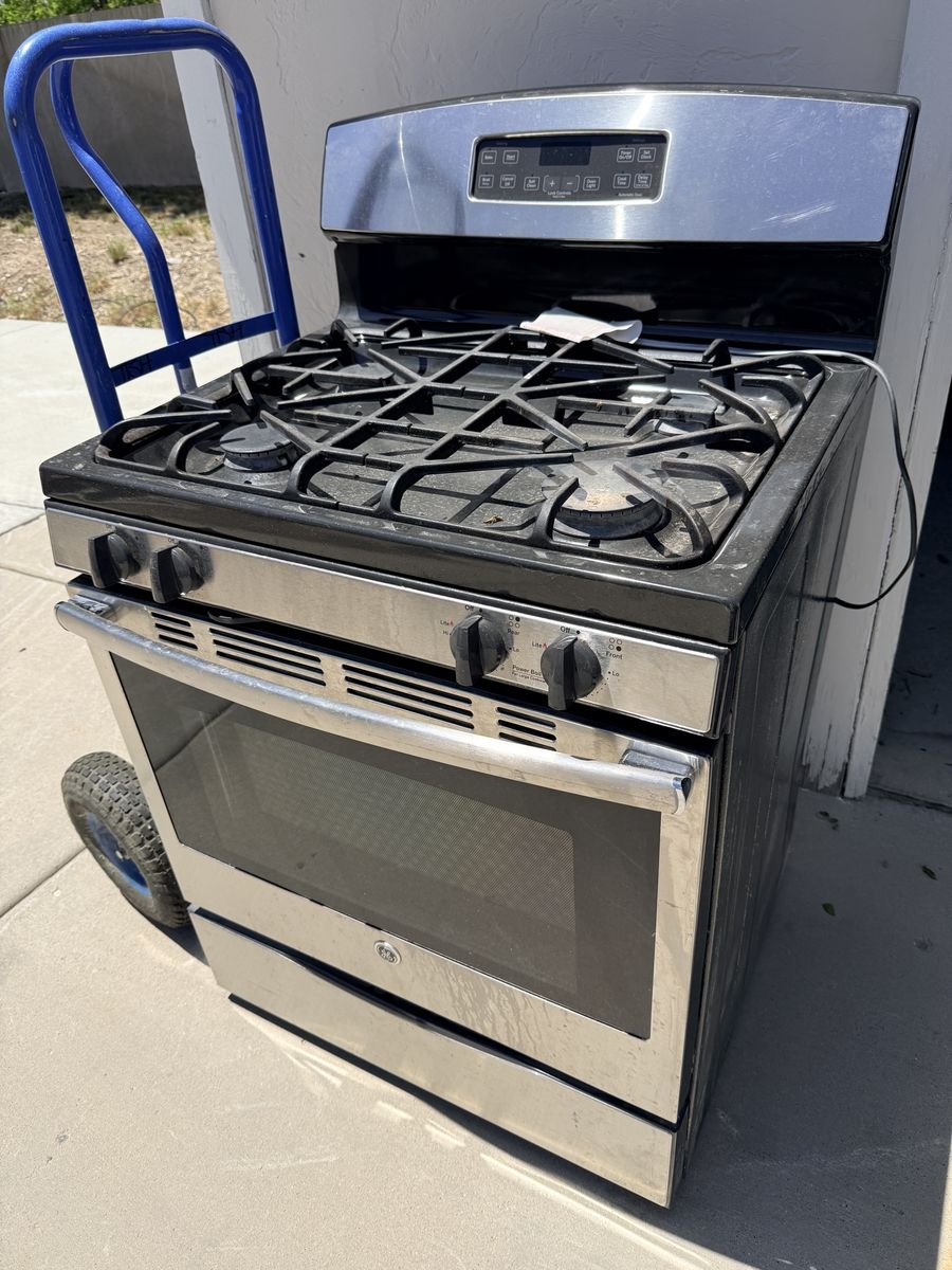 GE Stainless Steel Gas Range Oven with 4 Burners - Used, Good Condition