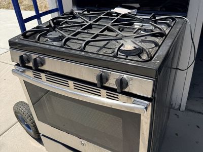 GE Stainless Steel Gas Range Oven with 4 Burners - Used, Good Condition