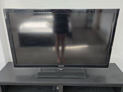 Samsung 46IN TV