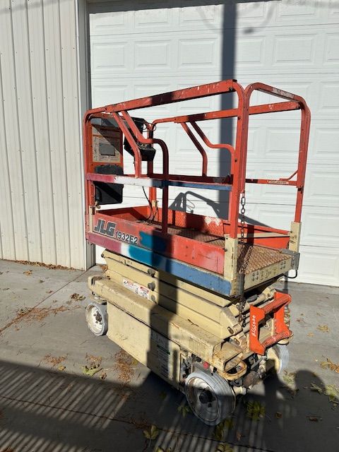 Scissor lift