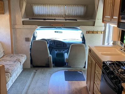 2004 Winnebago Itasca Spirit 331T