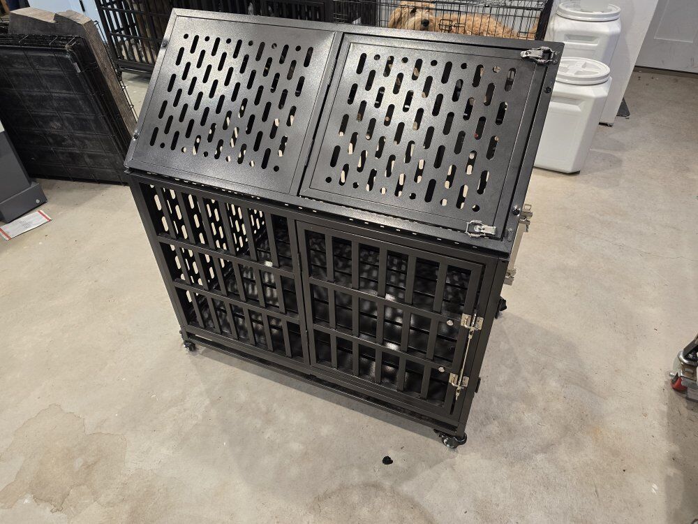 Rolling Dog Kennel