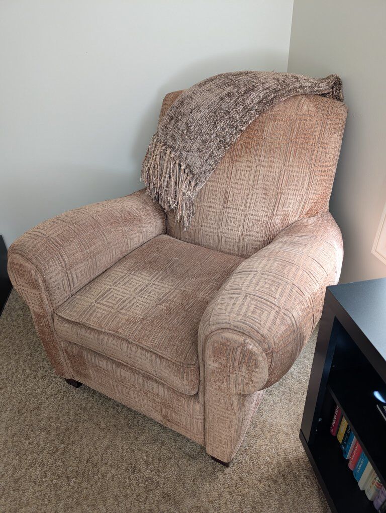 Soft cozy easy chair arm chair sofa