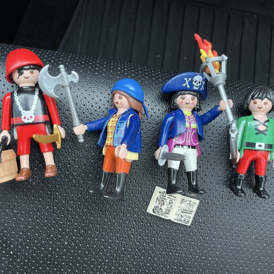 Playmobile pirate figurine lot 