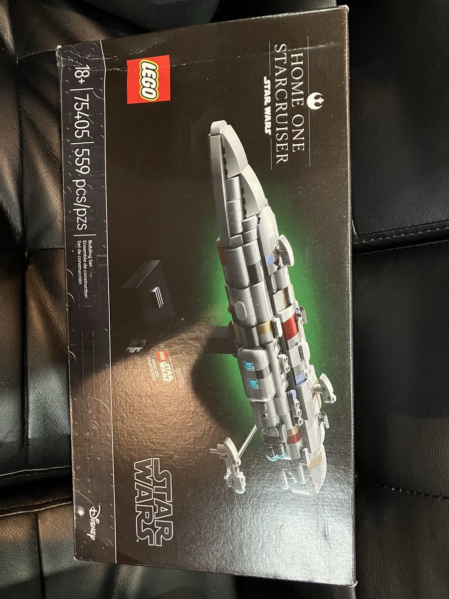 LEGO Star Wars Home One Starcruiser Building Set (75405) - 559 Pieces