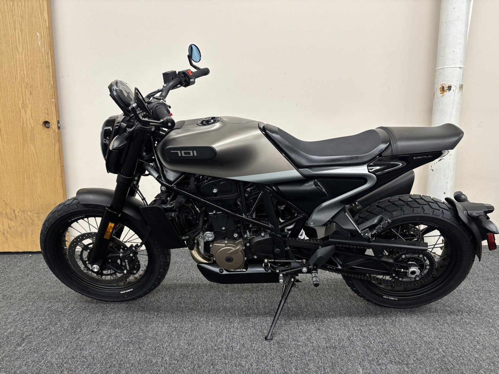 2020 Husqvarna Motorcycles SVARTPILEN 701