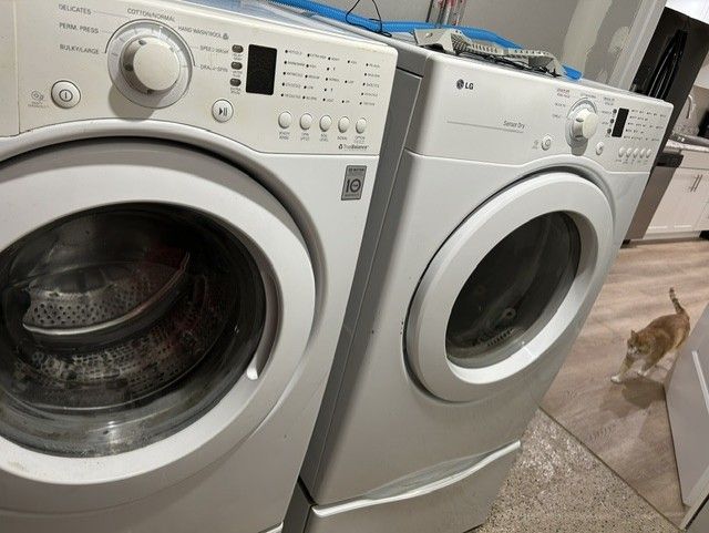 LG Front load Washer & Dryer set