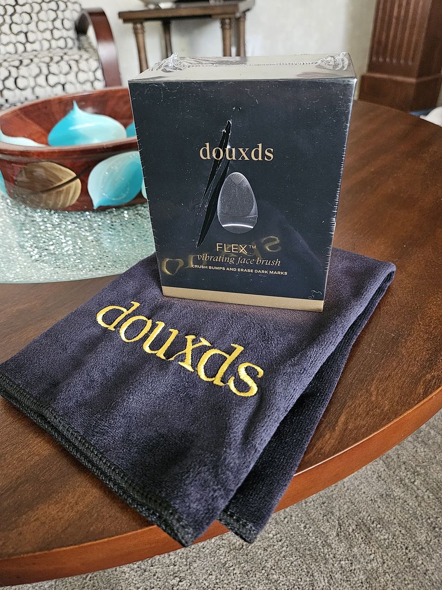 Douxds Flex, Vibrating Face Brush