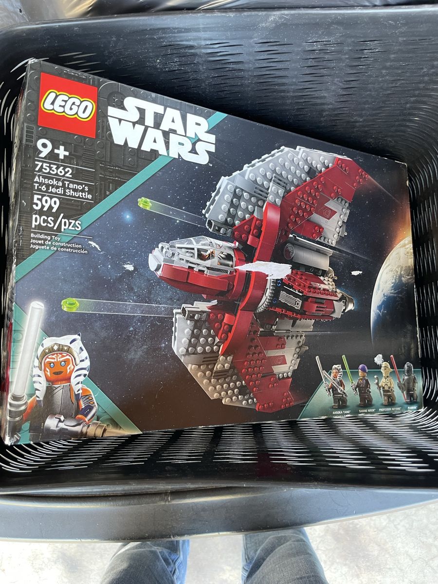 Lego Star Wars Ahsoka Tano’s T-6 Jedi Shuttle