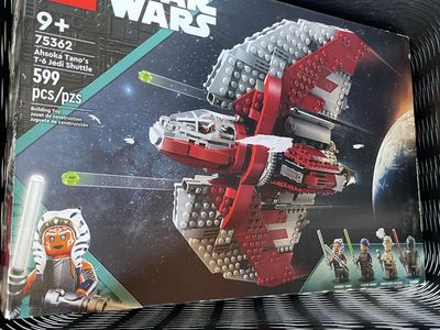 Lego Star Wars Ahsoka Tano’s T-6 Jedi Shuttle