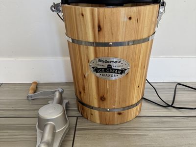 Elite Gourmet Vintage Ice Cream Maker
