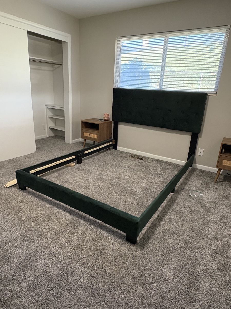 Green Tufted Queen Sized Bedframe